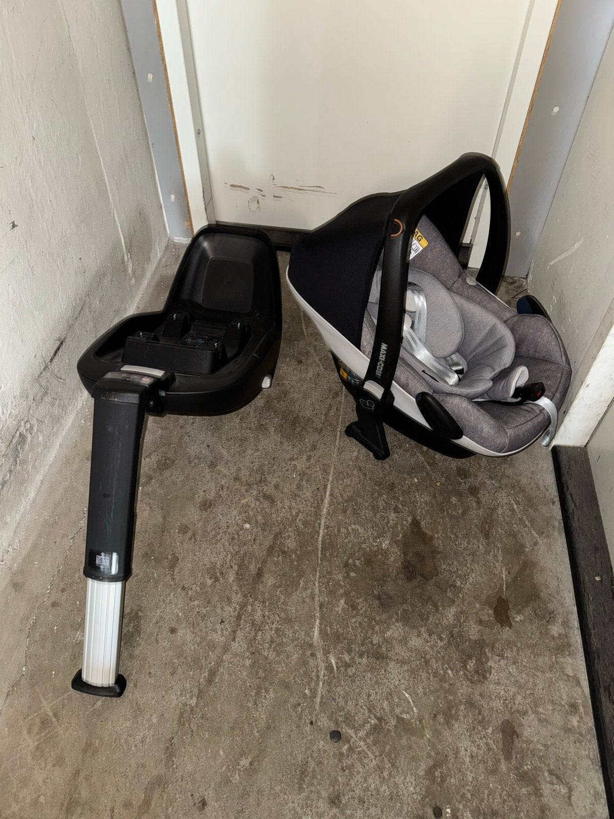 Maxi-Cosi Pebble Plus met FamilyFix One i-Size base, Ophalen, Zijbescherming, Zo goed als nieuw, Isofix