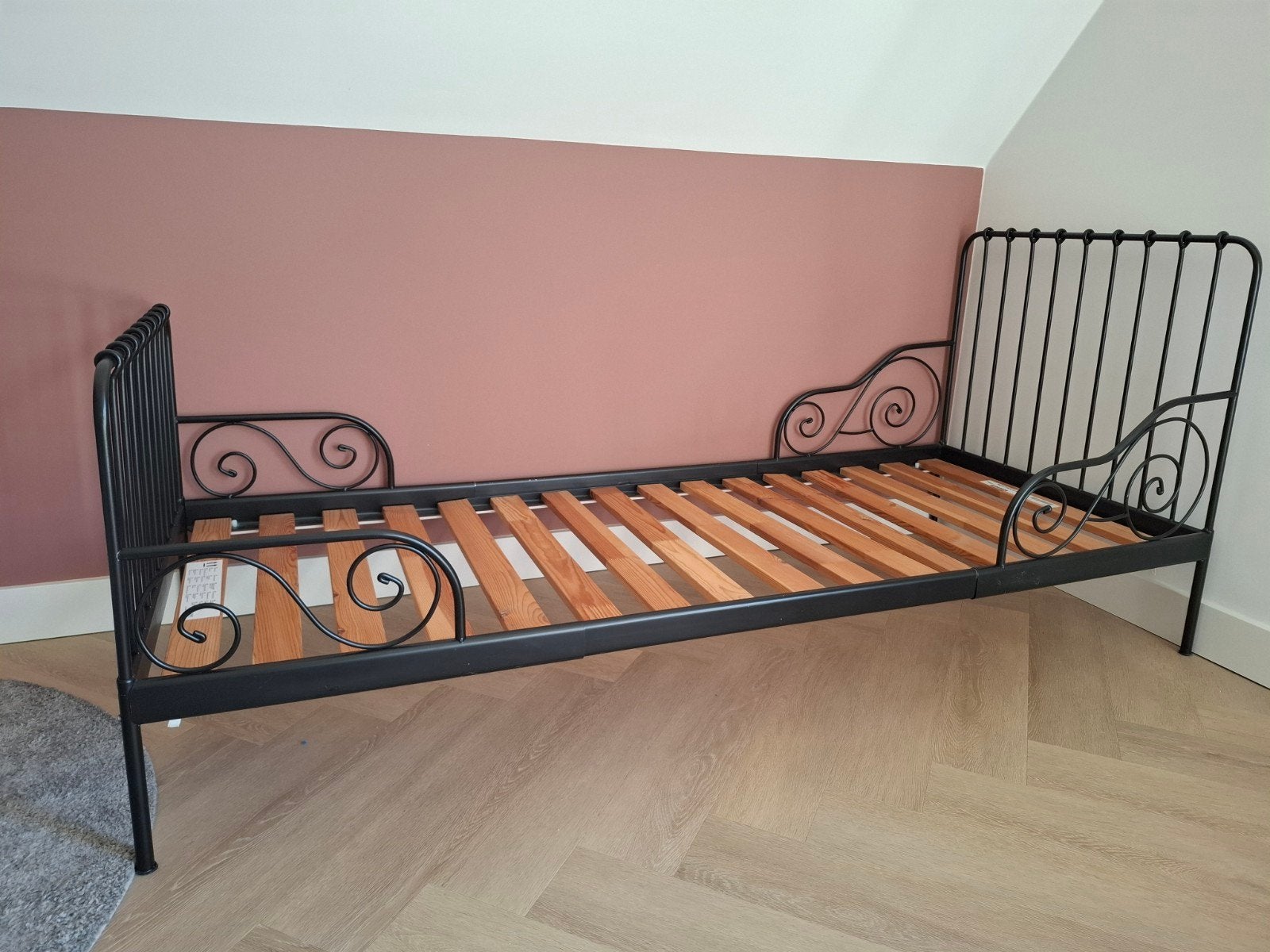 25 euro! IKEA SVELVIK Eenpersoonsbed kinderbed Zwart Metaal, Ophalen, Eenpersoons, Zwart, 80 cm