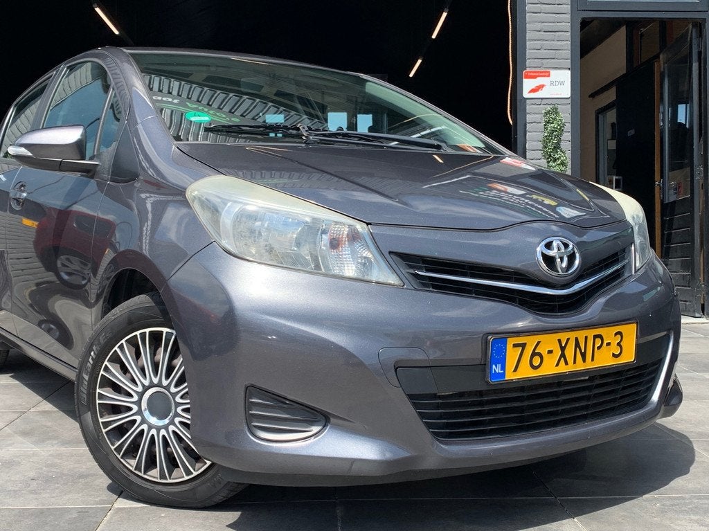 Toyota Yaris 1.3VVT-i|2e eig|NAP|6bak|Camera|Cruise|Trekhaak, Voorwielaandrijving, Euro 5, Stof, Huisgarantie