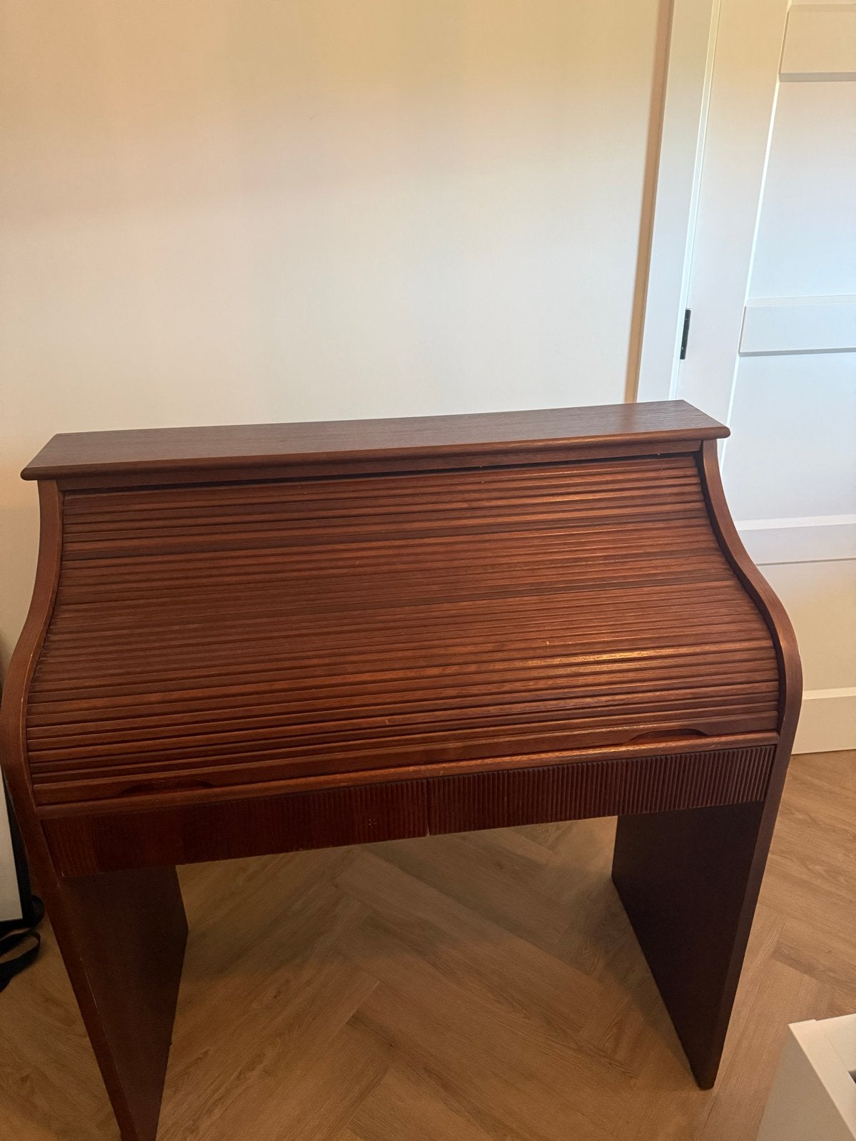 Vintage rolluik bureau van Ricardo Lynn, Huis en Inrichting, Ophalen, Gebruikt, Secretaire, Overige merken