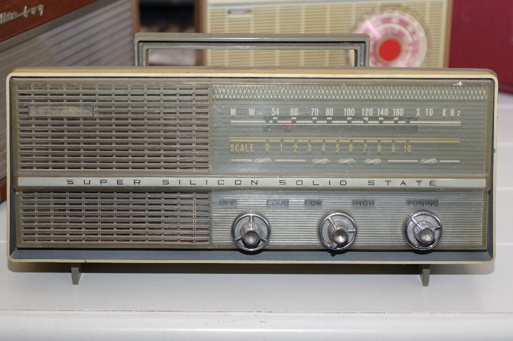 vintage transistor radio op batterijen jaren 50, Verzenden