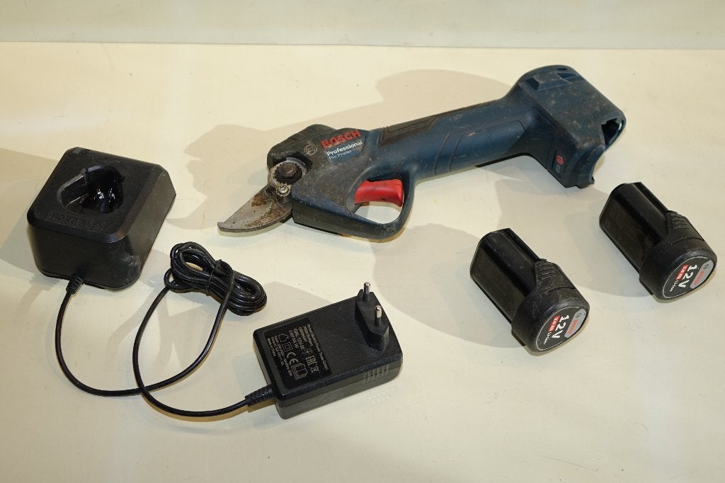 Professionele Bosch  electrische takkenschaar pro pruner 12v, Tuin en Terras, Takkenscharen, Verzenden, Gebruikt, 20 t/m 29 mm