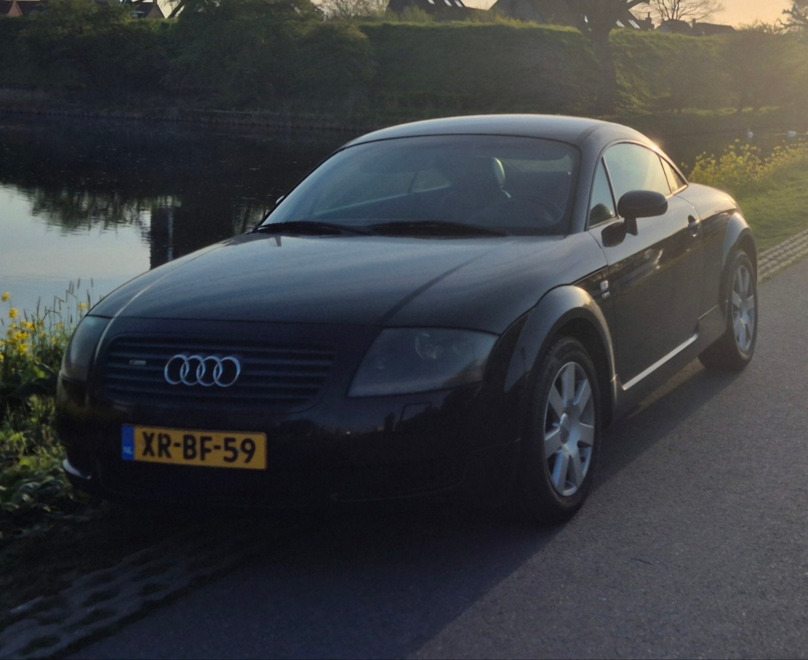 Audi TT 1.8 T Coupe 132KW 1999 Zwart, Auto's, Audi, Voorwielaandrijving, TT, 4 cilinders, Zwart