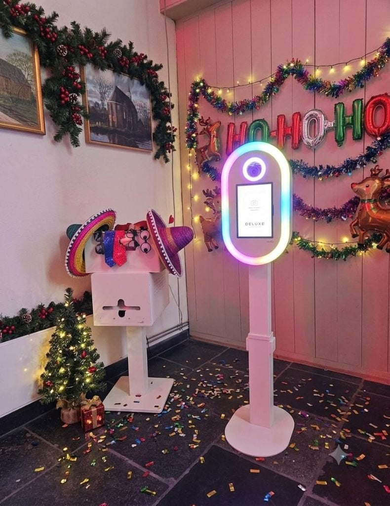 Mooie Photobooth huren Maastricht en omgeving met luxe props, Ophalen, Nieuw