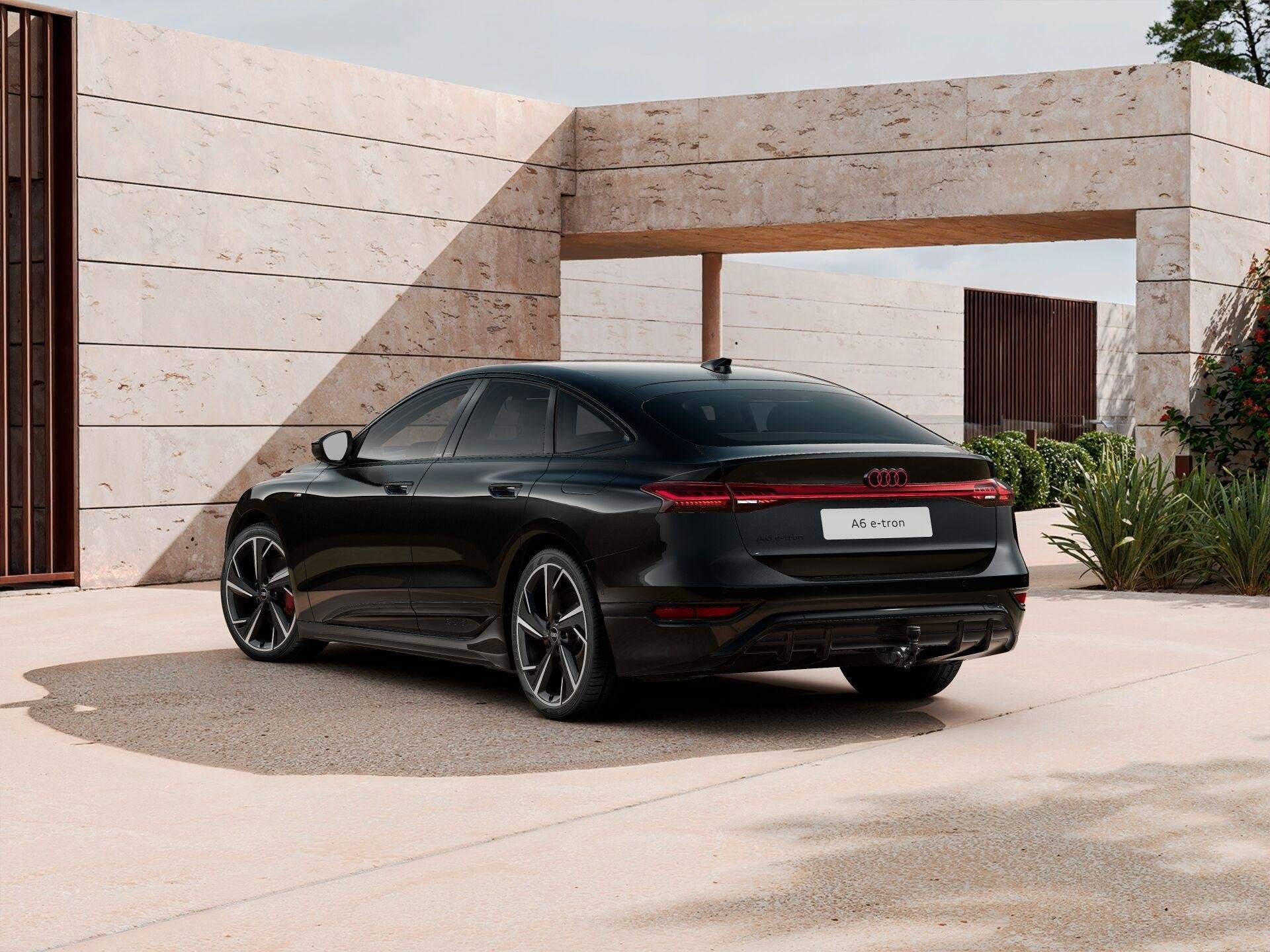 Audi A6 Sportback e-tron 286pk S edition 83 kWh | Trekhaak |, Auto's, Audi, Automaat, 12 maanden, Zwart, Leder en Stof