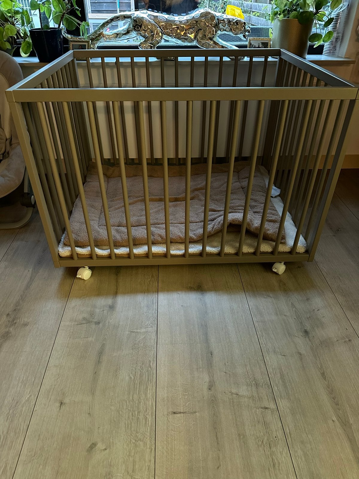 Beige box 100x80,5x69cm, Ophalen, Zo goed als nieuw, Rechthoekig, Wieltjes
