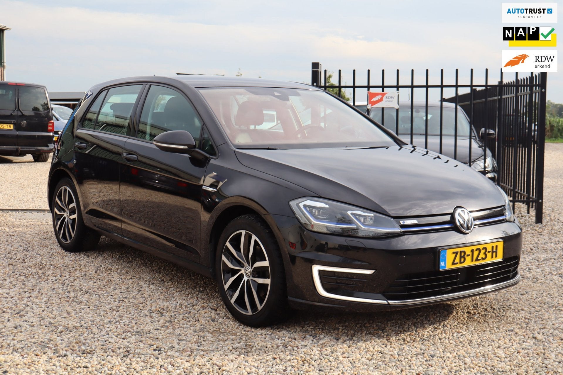 Volkswagen E-Golf CAMERA LEDER APP CONNECT DYN AUDIO, Auto's, 596 min, Gebruikt, 35 kWh, 230 km