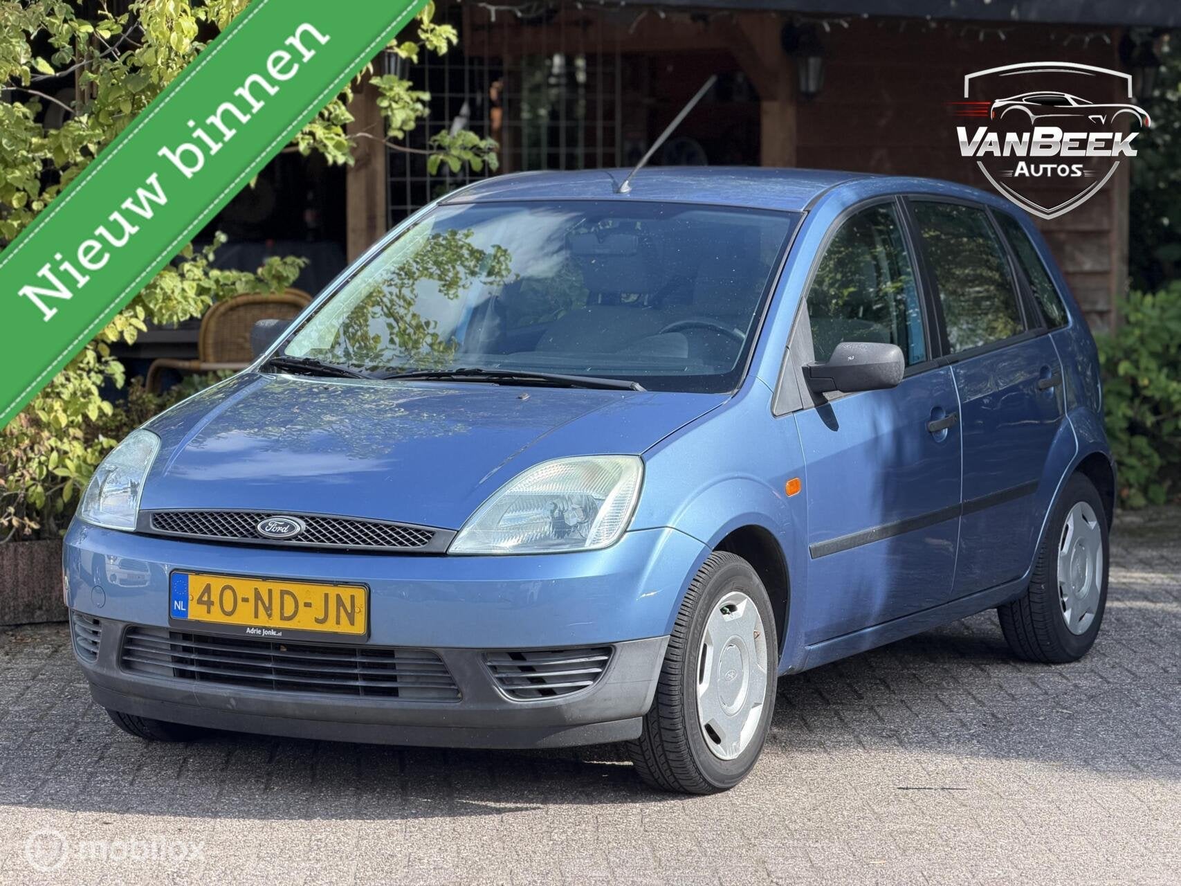 Ford Fiesta 1.25-16V Ambiente Apk 5 deurs, Auto's, Ford, Voorwielaandrijving, 1242 cc, 4 cilinders, Blauw