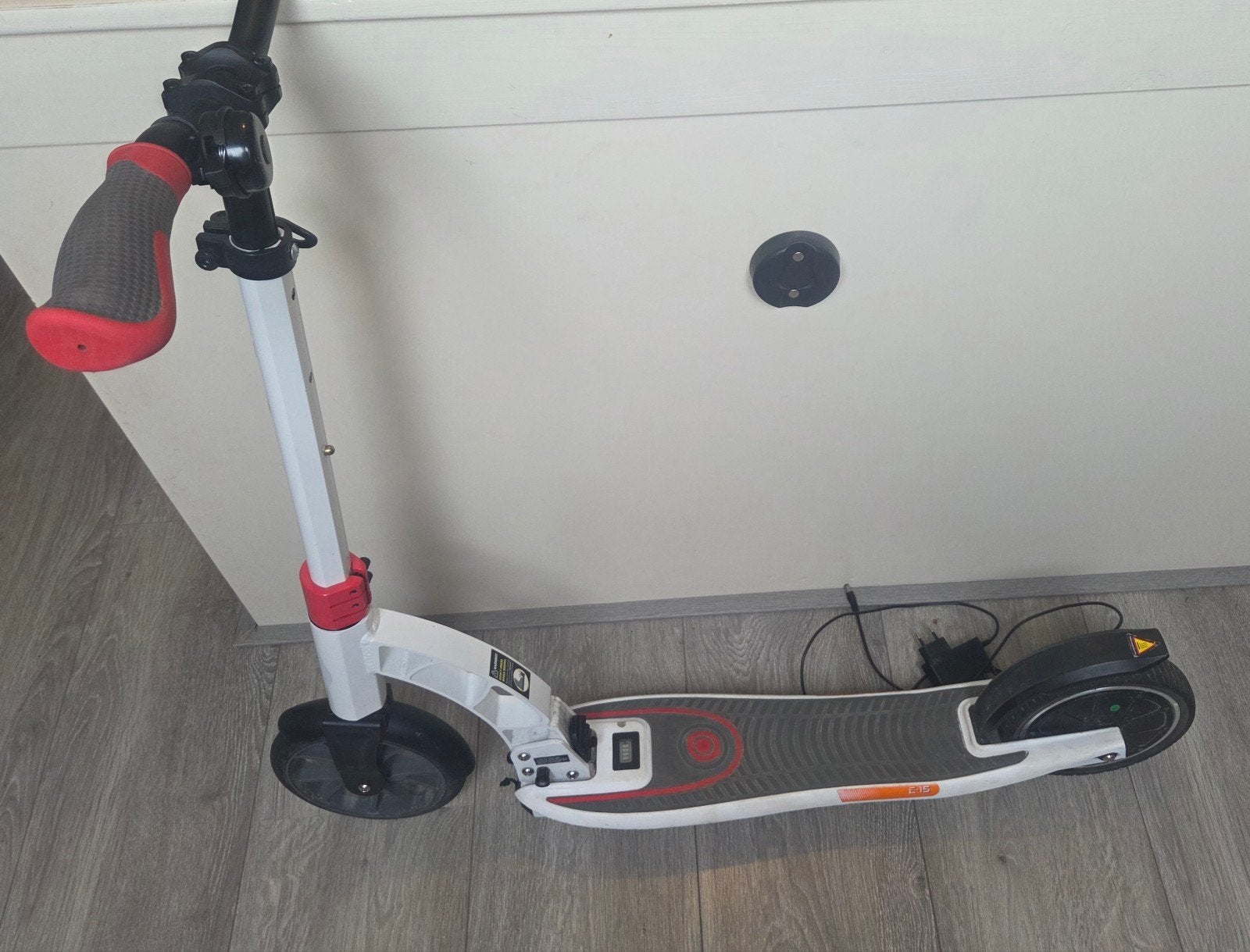 Globber Step E15 - Werkt, maar laadt niet op, Ophalen, Gebruikt, Elektrische step (E-scooter), Globber