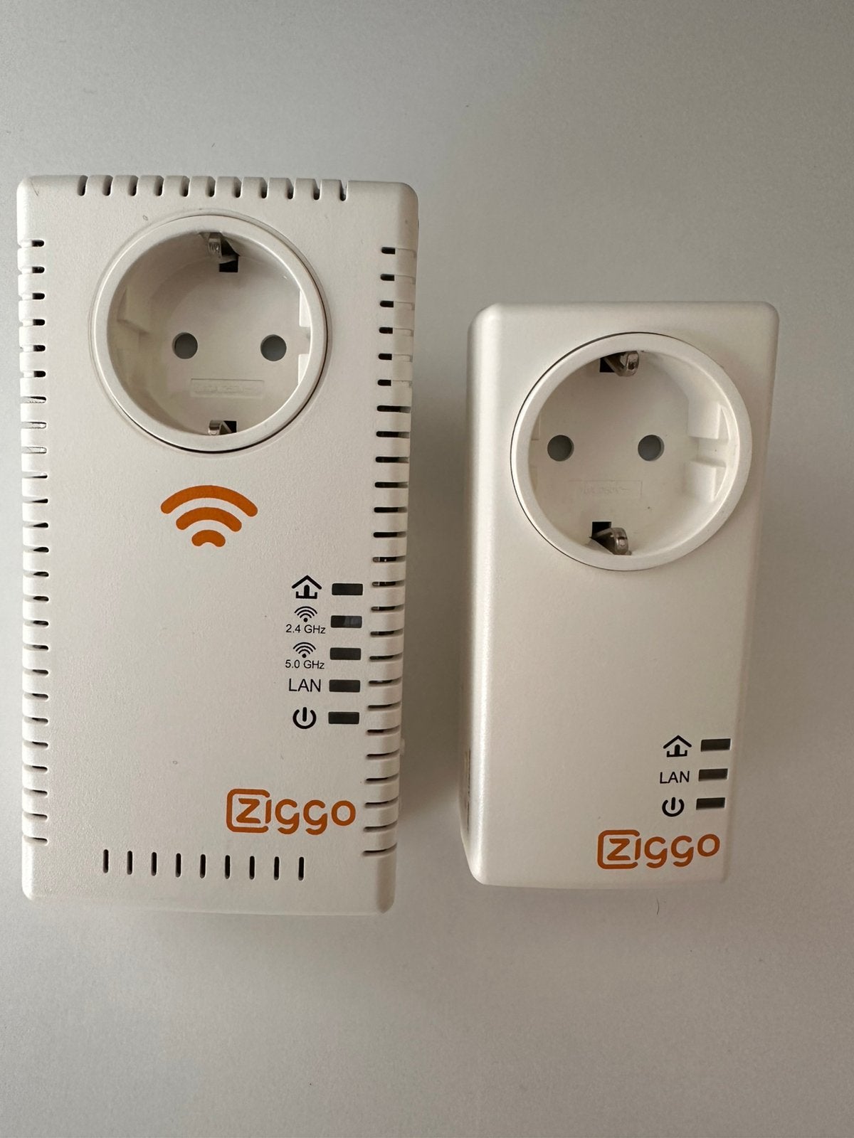Ziggo Wifi Powerline Versterkers Set (PG-9072LG-ZG & PG-9073, Ophalen of Verzenden, Zo goed als nieuw