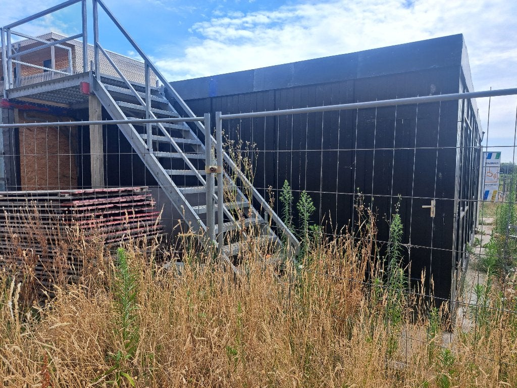 26203 - Gegalvaniseerde buitentrap met bordes, industrieel, Ophalen, Gebruikt, Trap, 2 tot 4 meter