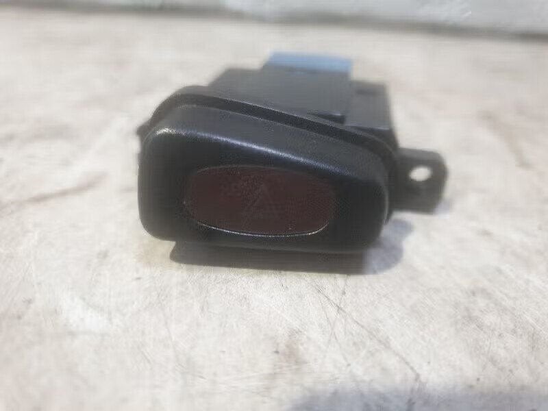 ALARMLICHTEN SCHAKELAAR Mazda Xedos 6 (01-1992/01-1999), Auto-onderdelen, Gebruikt, Ophalen of Verzenden, Hitdorfer Straße 73 51371 Leverkusen, DE