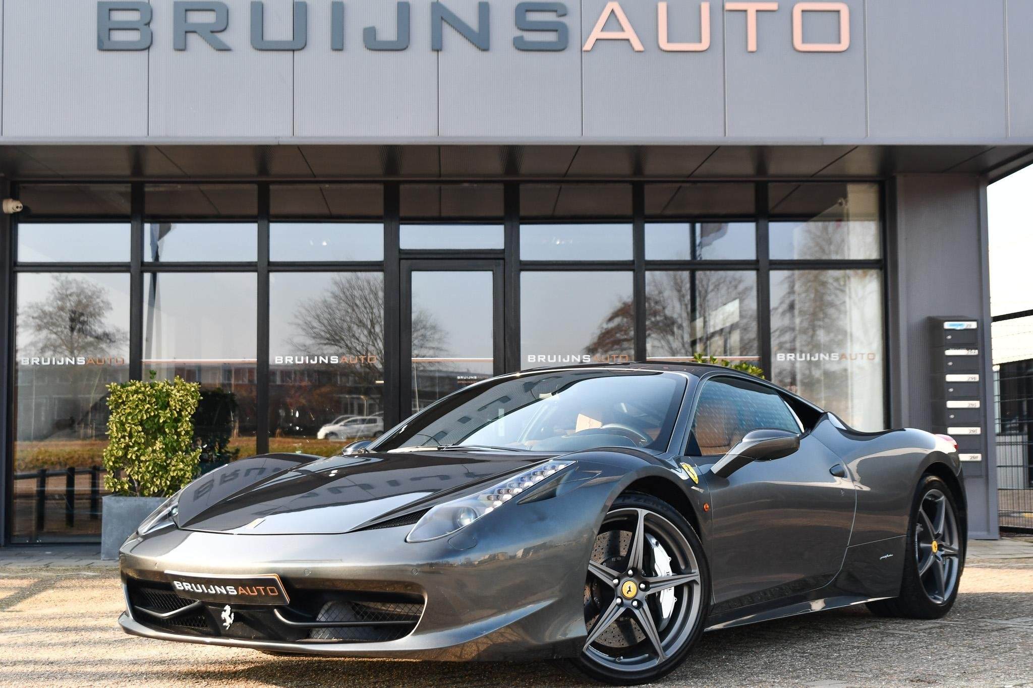 Ferrari 458 4.5 V8 Italia Grigio Silverstone, Auto's, Ferrari, Euro 5, Gebruikt, Leder, 2 stoelen