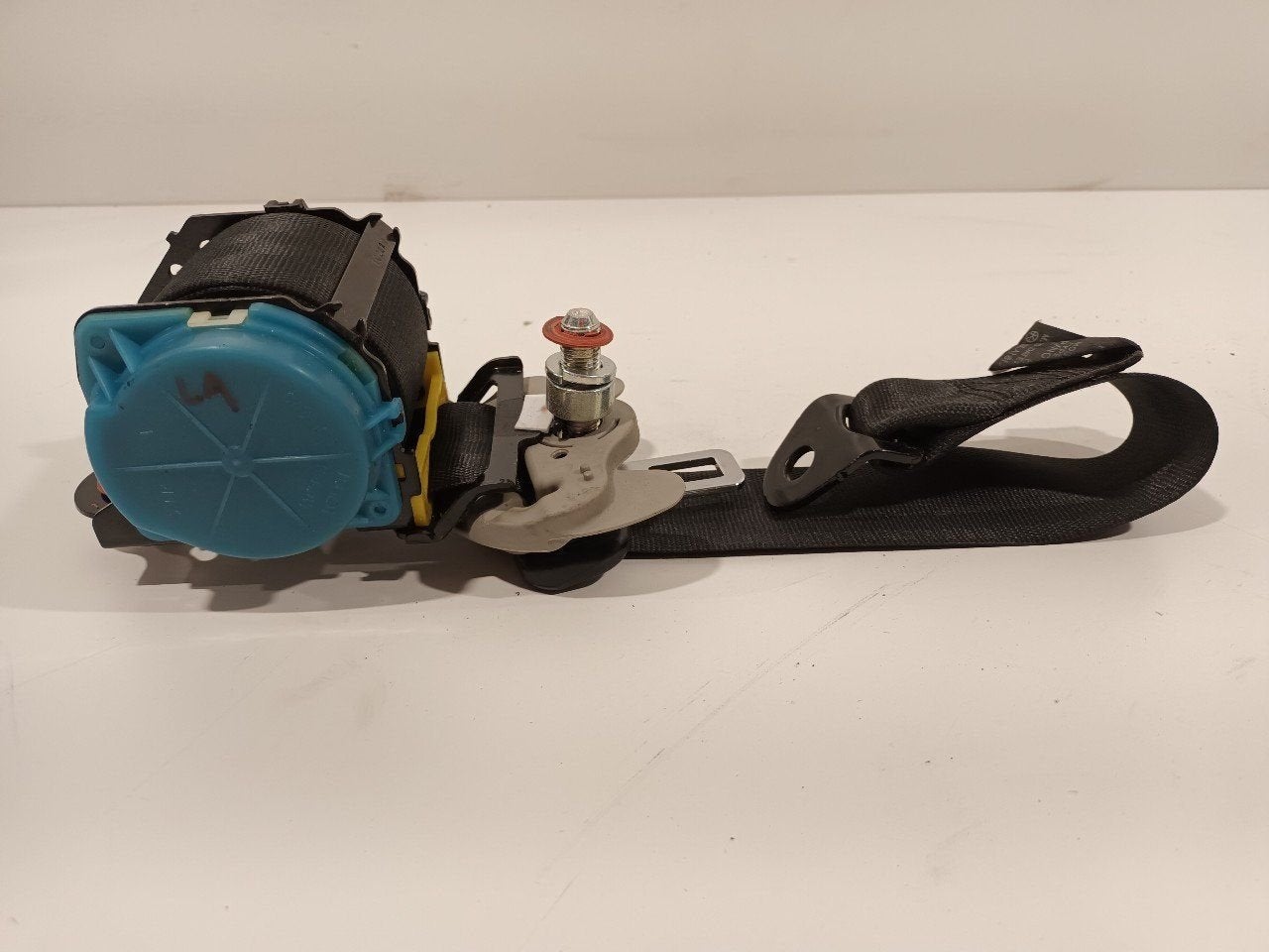 Veiligheidsgordel links achter Kia Picanto, Onderdelen@venauto.nl, Van der Ven Autorecycling B.V., Ettenseweg 76, 4706 PB Roosendaal, The Netherlands