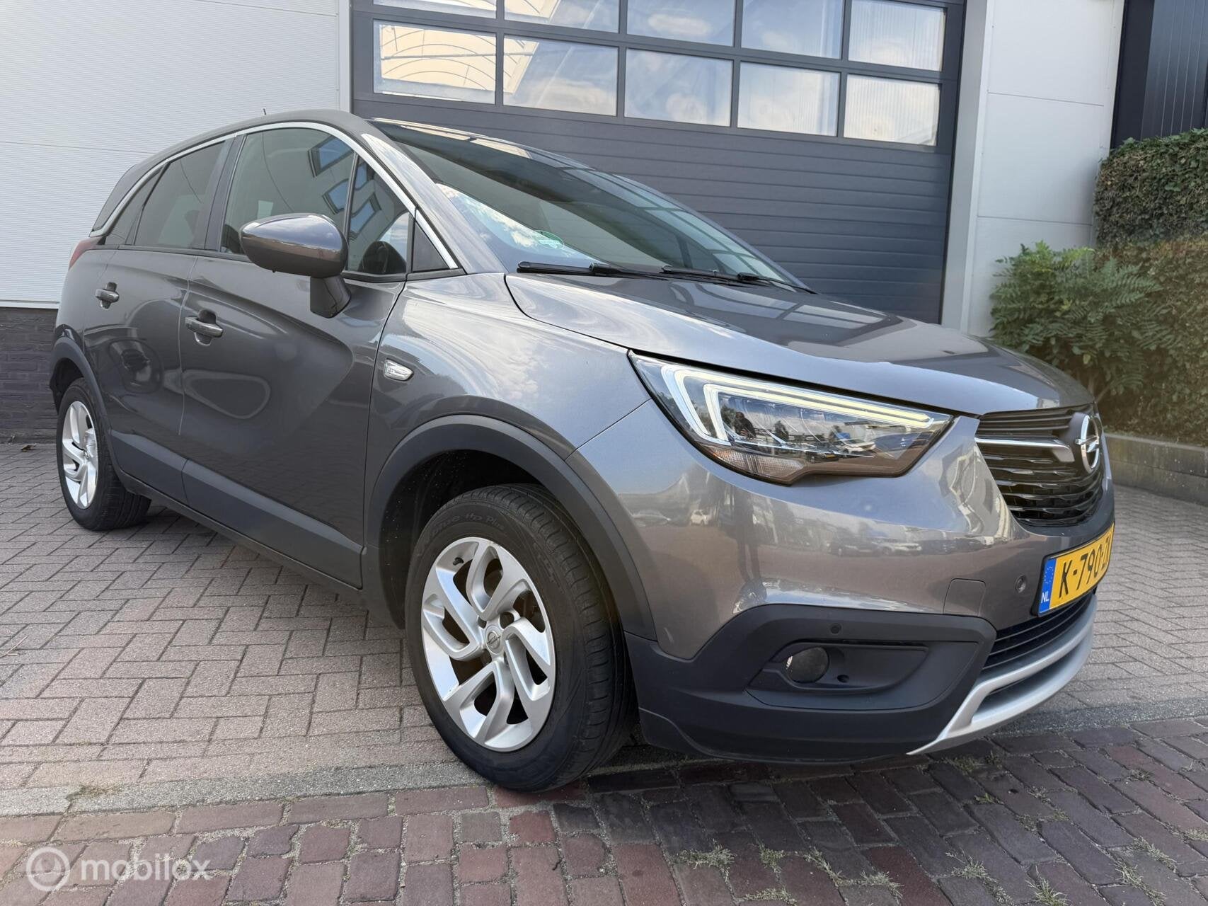 Opel Crossland X 1.2 Turbo Innovation AUTOMAAT / NAVI /TREKH, Auto's, Dealer onderhouden, 840 kg, Gebruikt, Euro 6