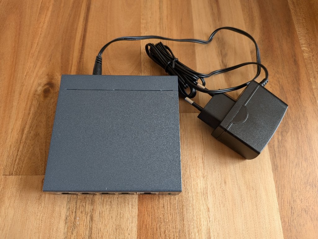 TP-Link 5-poorts Gigabit Desktop Switch, Ophalen of Verzenden, Zo goed als nieuw