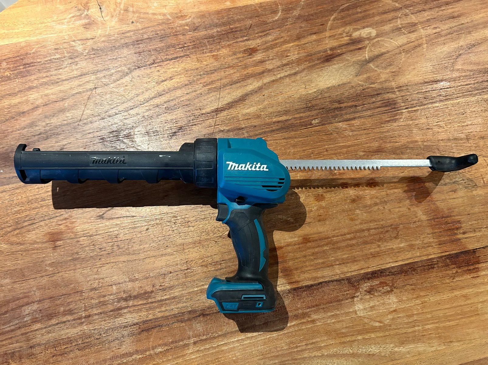 Makita Kitspuit DGG100 - body 18 v LXT Accu Kitpistool, Ophalen of Verzenden, Gebruikt, Kitspuit, Makita