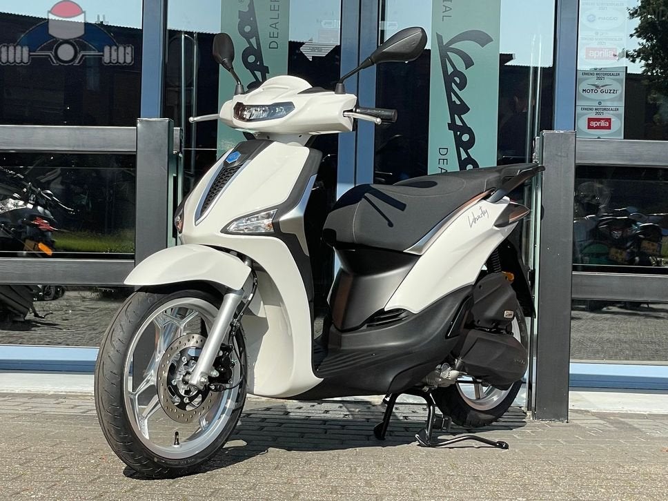 Piaggio Liberty 50 Bianco Luna 4t iget, Ophalen, Overige modellen, Maximaal 45 km/u, PIAGGIO