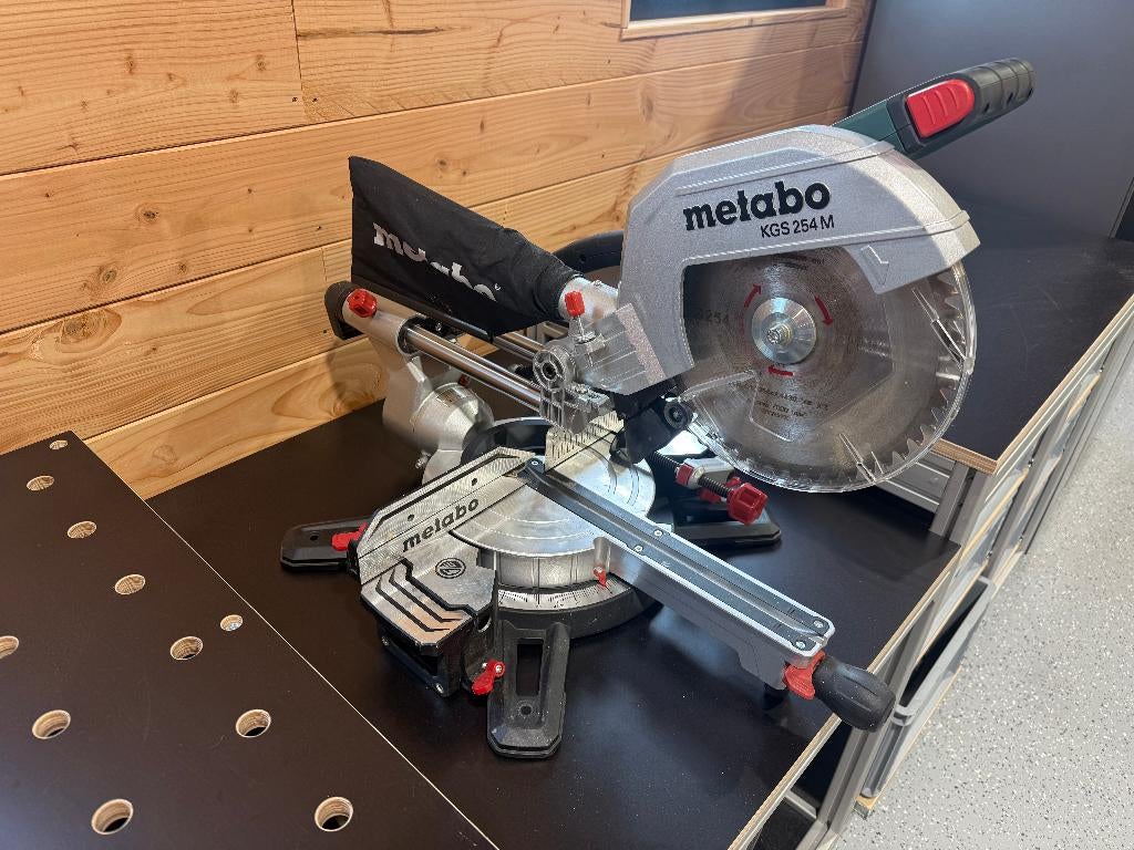 Metabo afkortzaag -  KGS254M, Doe-het-zelf en Verbouw, Gereedschap | Zaagmachines, Gebruikt, Verzenden, 70 mm of meer, Afkortzaag