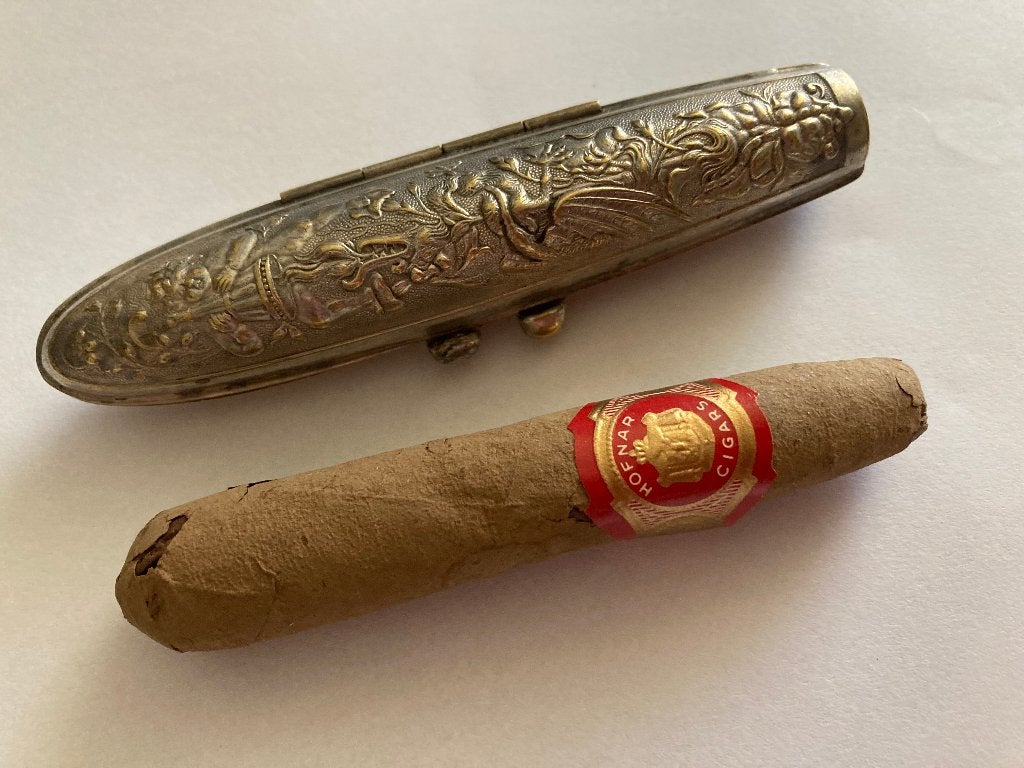 Vintage zilverkleurige sigarenkoker met afbeelding in reliëf, Ophalen of Verzenden