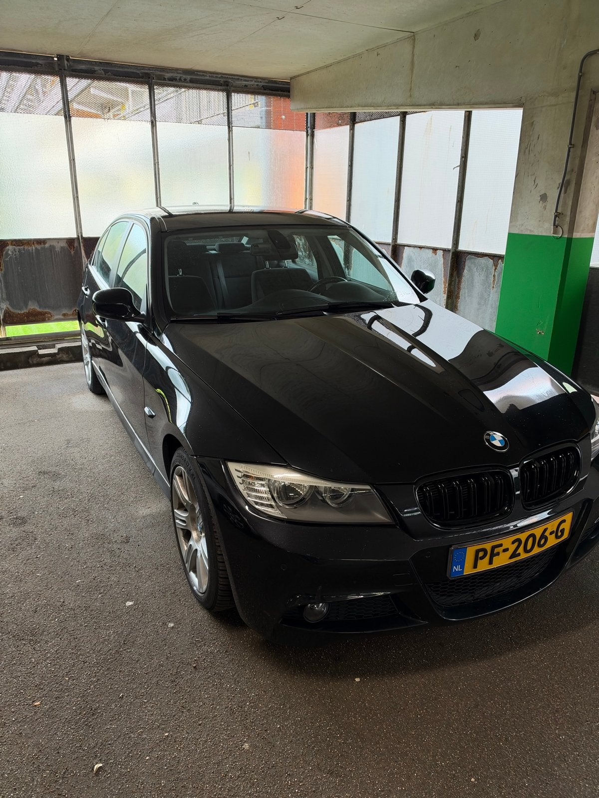 BMW 3-Serie 2.0 I 320I AUT 2010 Zwart, Auto's, Automaat, 1995 cc, Zwart, 4 cilinders