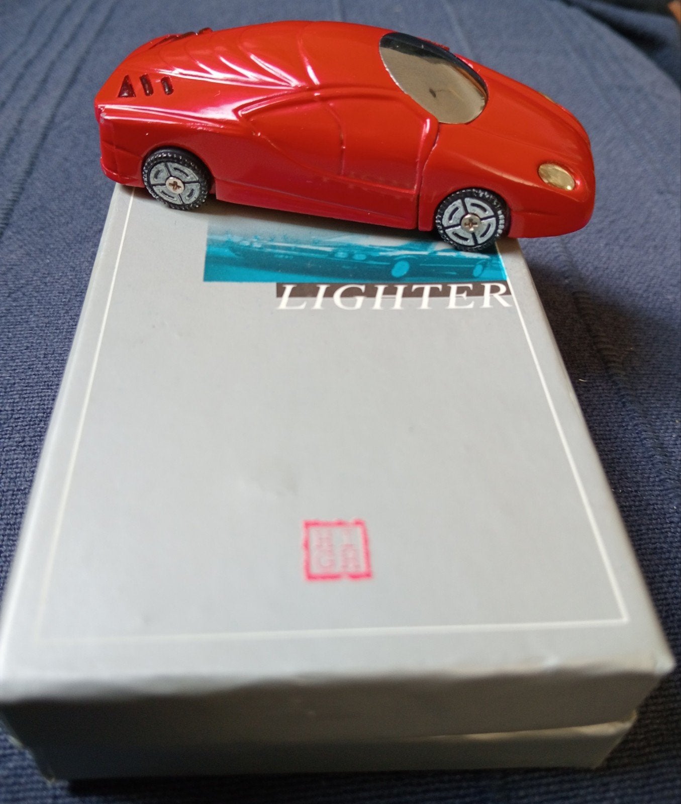 Exclusieve aansteker in de vorm van metalen sportauto., Ophalen of Verzenden, Nieuw, Auto, Overige merken