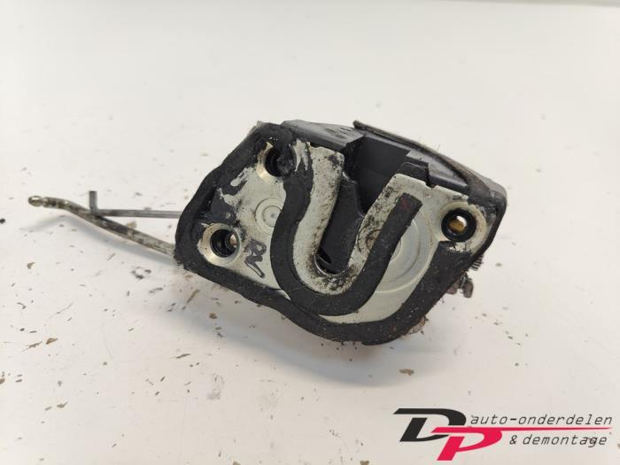 Deurslot Mechaniek 4Deurs rechts-voor van een Daihatsu Young, Auto-onderdelen, Carrosserie en Plaatwerk, Gebruikt, Daihatsu, -