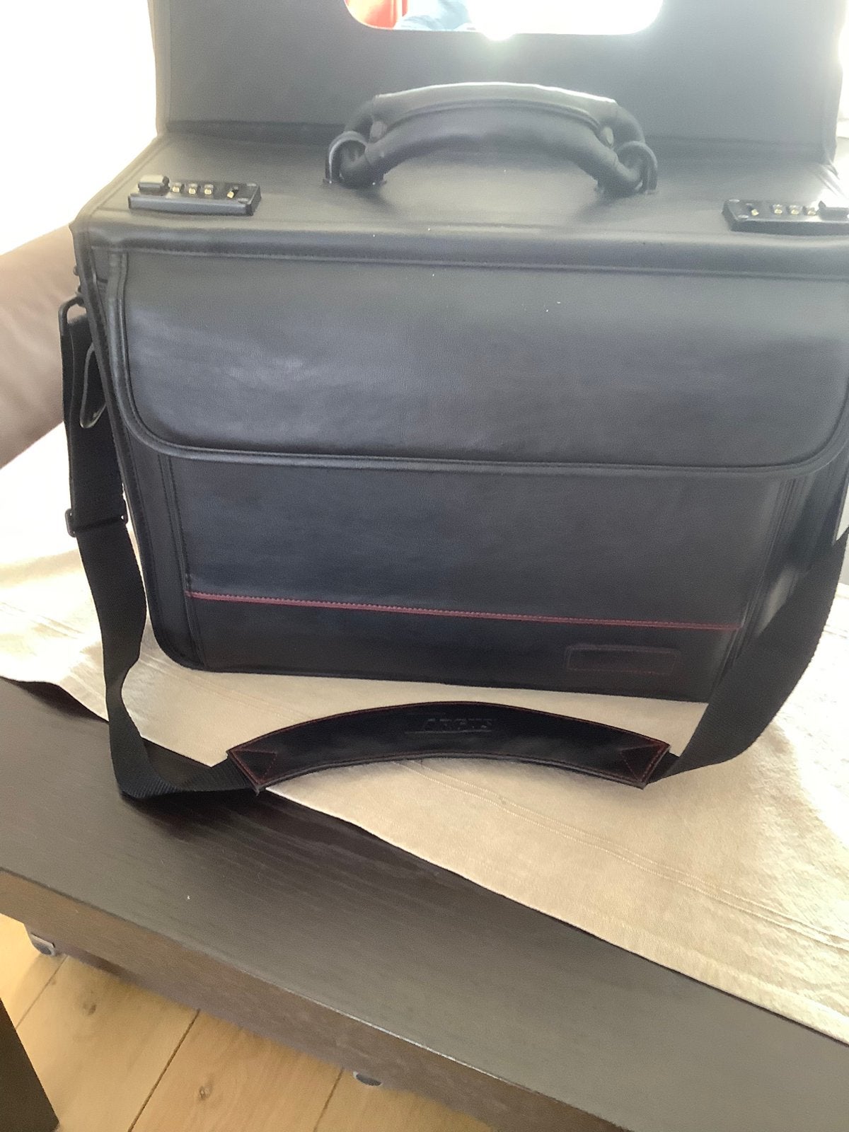 Targus leren piloten koffer., 40 tot 60 cm, 20 tot 30 cm, Zwart, Minder dan 35 cm