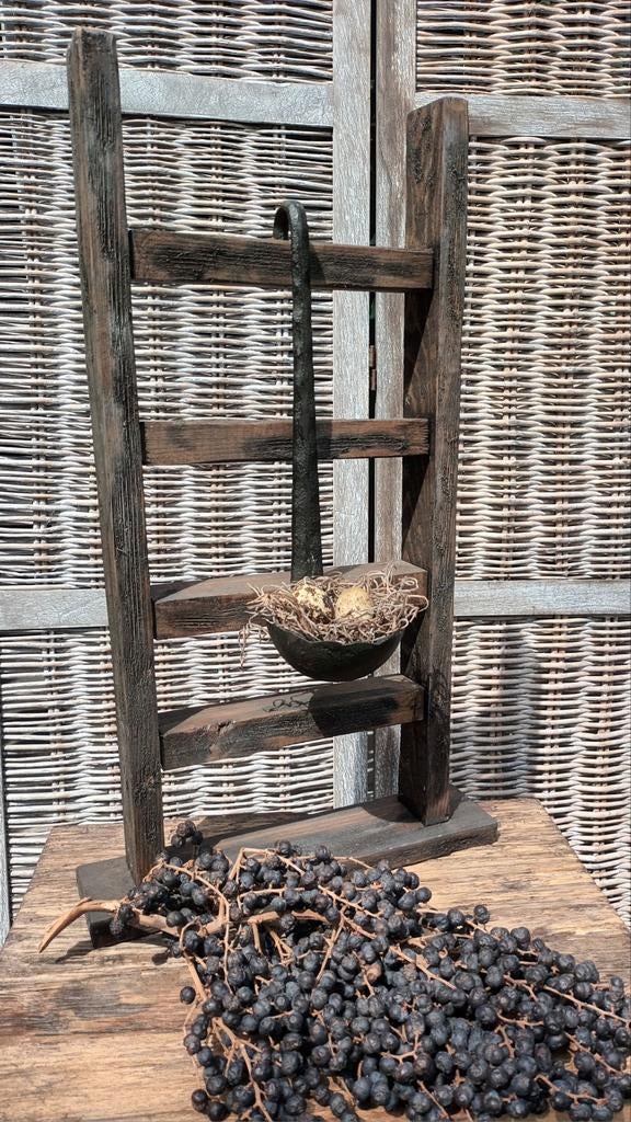 Decoratief trappetje met gietijzeren hanglepel, Hout, Gebruikt, Ophalen of Verzenden, Landelijk