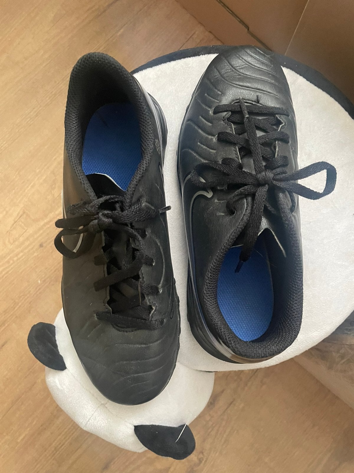 Nike voetbalschoenen kunstgras 4 36.5, Maat XS of kleiner, Ophalen of Verzenden, Zo goed als nieuw, Schoenen