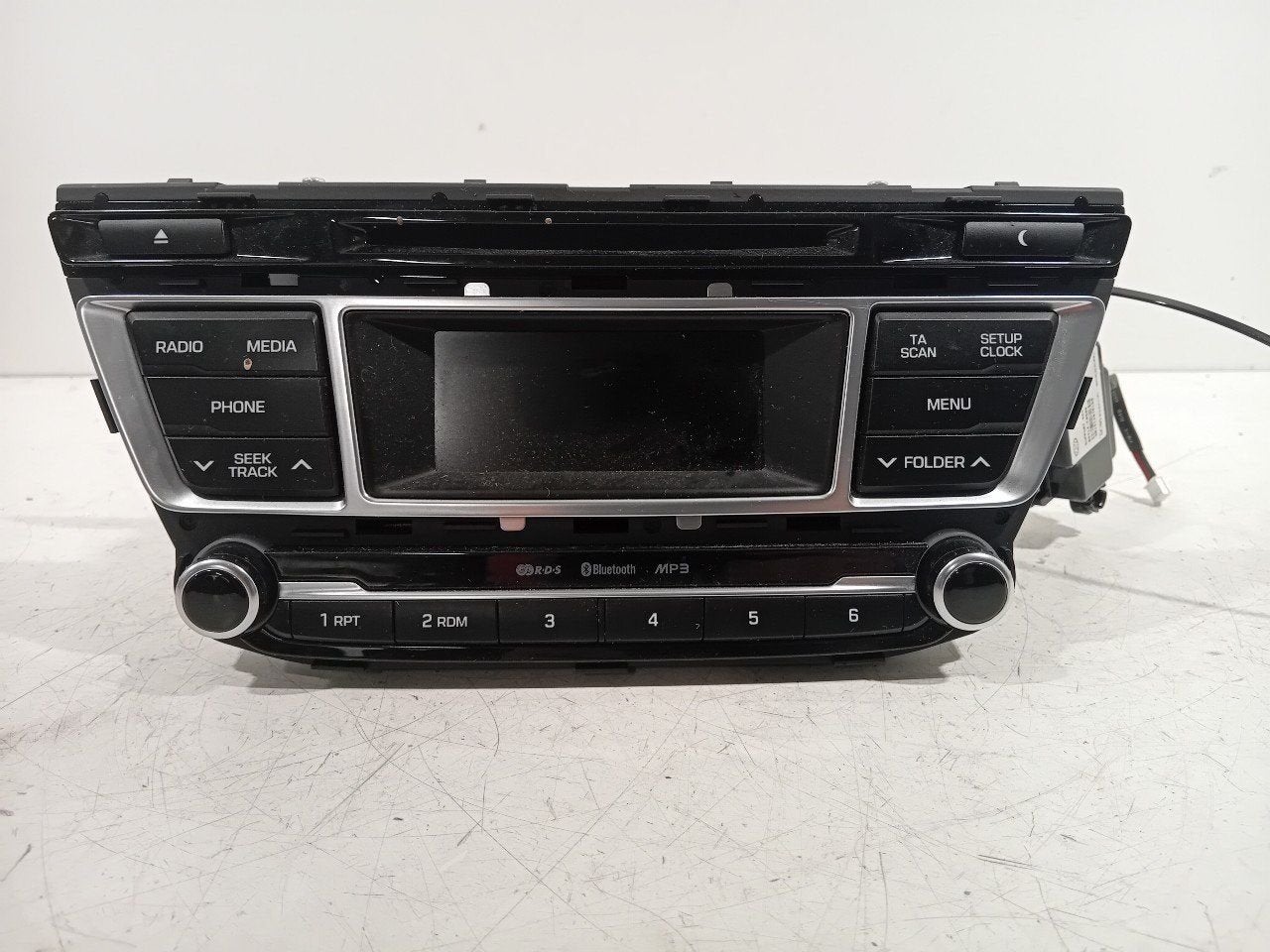 Radio Hyundai i20, Ophalen of Verzenden, Van der Ven Autorecycling B.V., Onderdelen@venauto.nl, Ettenseweg 76, 4706 PB Roosendaal, The Netherlands