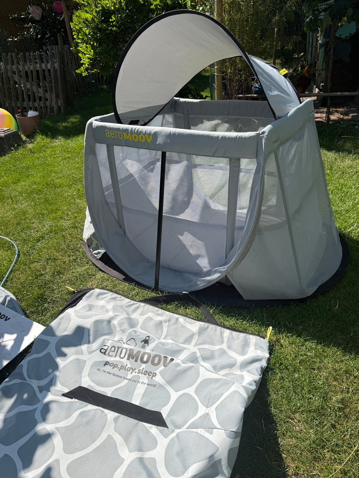 AeroMoov Pop-Up Reisbedje / Speeltentje met UV-bescherming, Ophalen, Zo goed als nieuw
