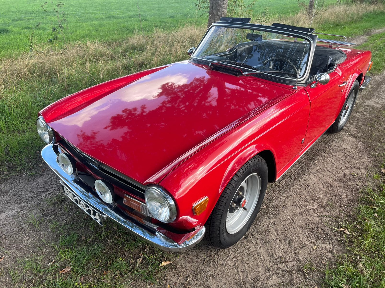 Triumph TR6 PI.     1971 Rood, 2500 cc, Zwart, 1183 kg, Handgeschakeld