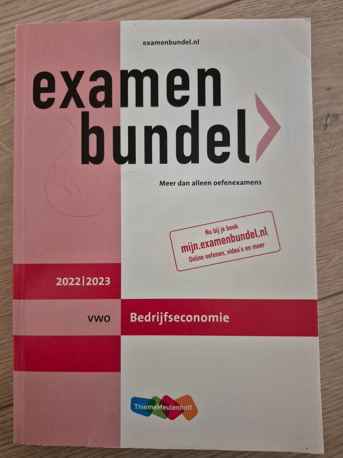 Examen bundel examenbundel VWO Bedrijfseconomie, Boeken, Ophalen of Verzenden, Zo goed als nieuw, VWO, Bedrijfseconomie of M&O