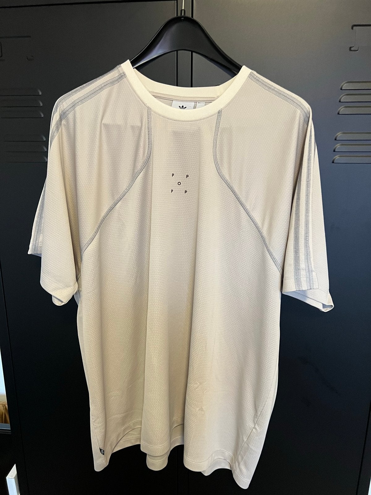 Adidas x Pop Trading Company Tech T-shirt 2XL Nieuw, Ophalen of Verzenden, Nieuw, Overige maten, Beige