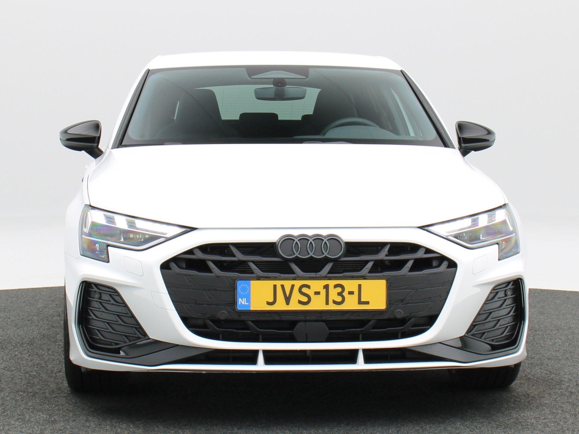 Audi A3 Sportback 30 TFSI | 116 PK | S edition | | Privacy g, 1498 cc, 4 cilinders, 1290 kg, Wit