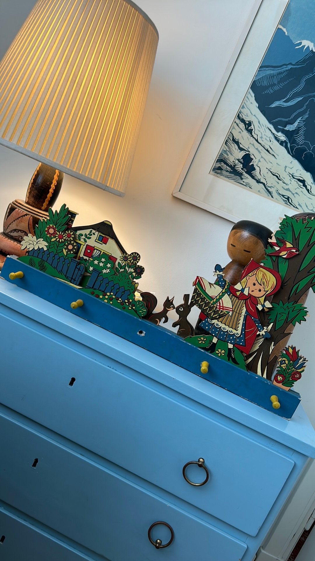 Vintage kinderkapstokje Sprookjes Roodkapje, Ophalen of Verzenden, Gebruikt, Wanddecoratie