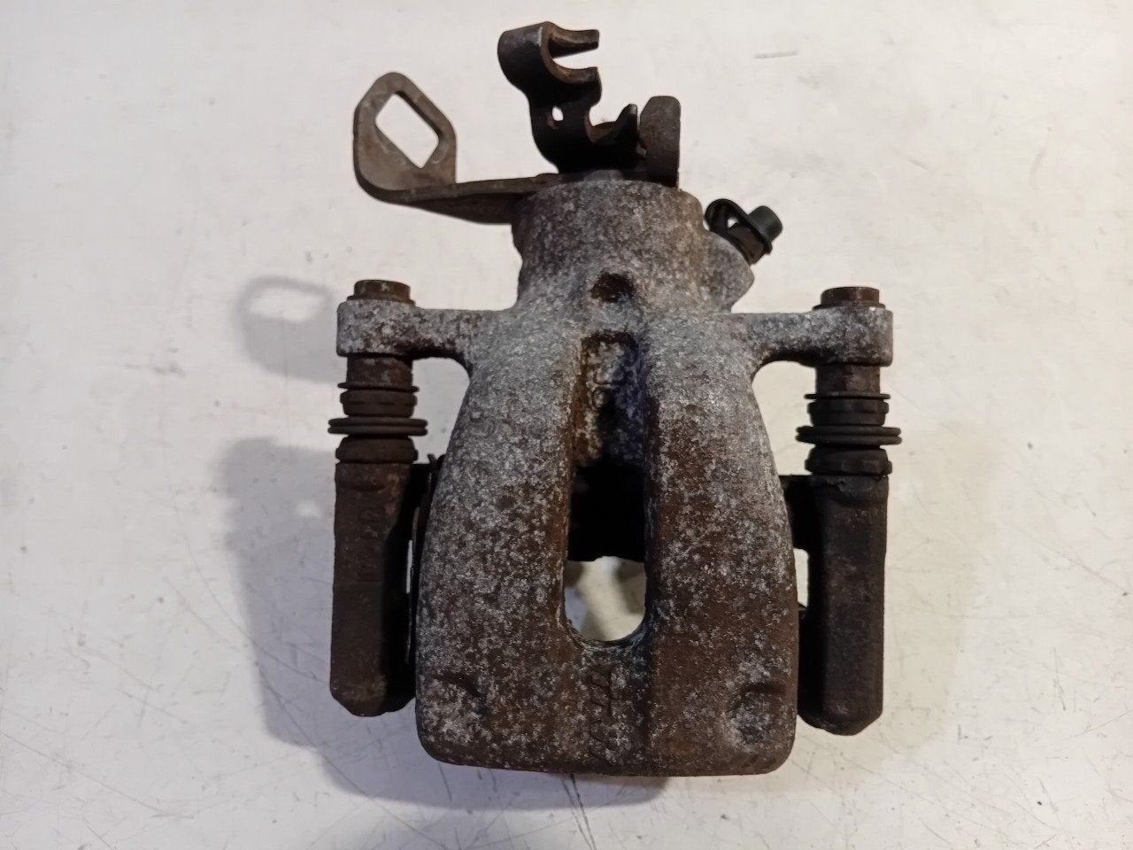 Remklauw rechts achter Mini Mini, Onderdelen@venauto.nl, Van der Ven Autorecycling B.V., Gebruikt, Ettenseweg 76, 4706 PB Roosendaal, The Netherlands
