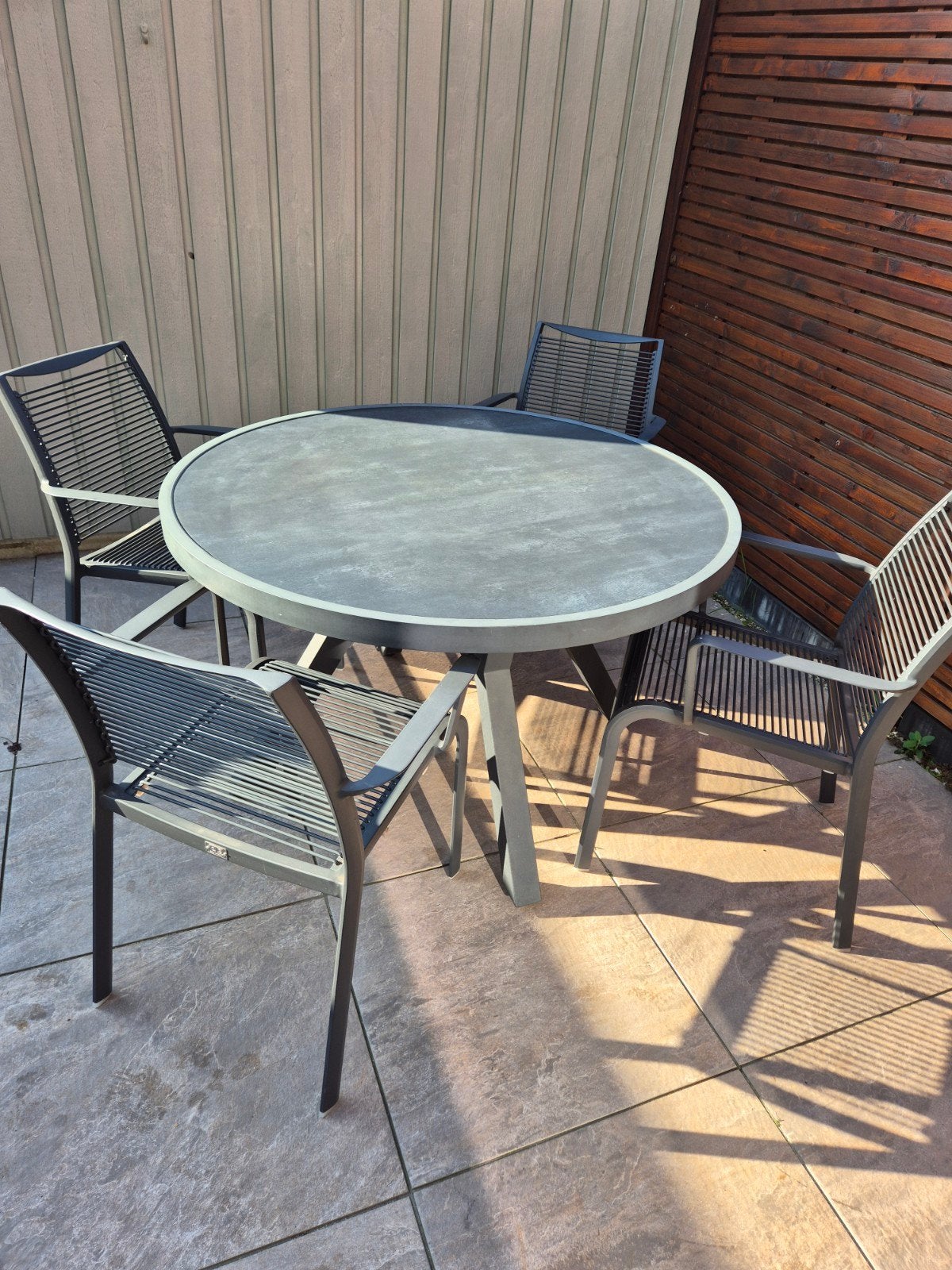 Bellagio tuinset met 4 stoelen en ronde tafel, Tuin en Terras, Ophalen, 4 zitplaatsen, Gebruikt, Aluminium