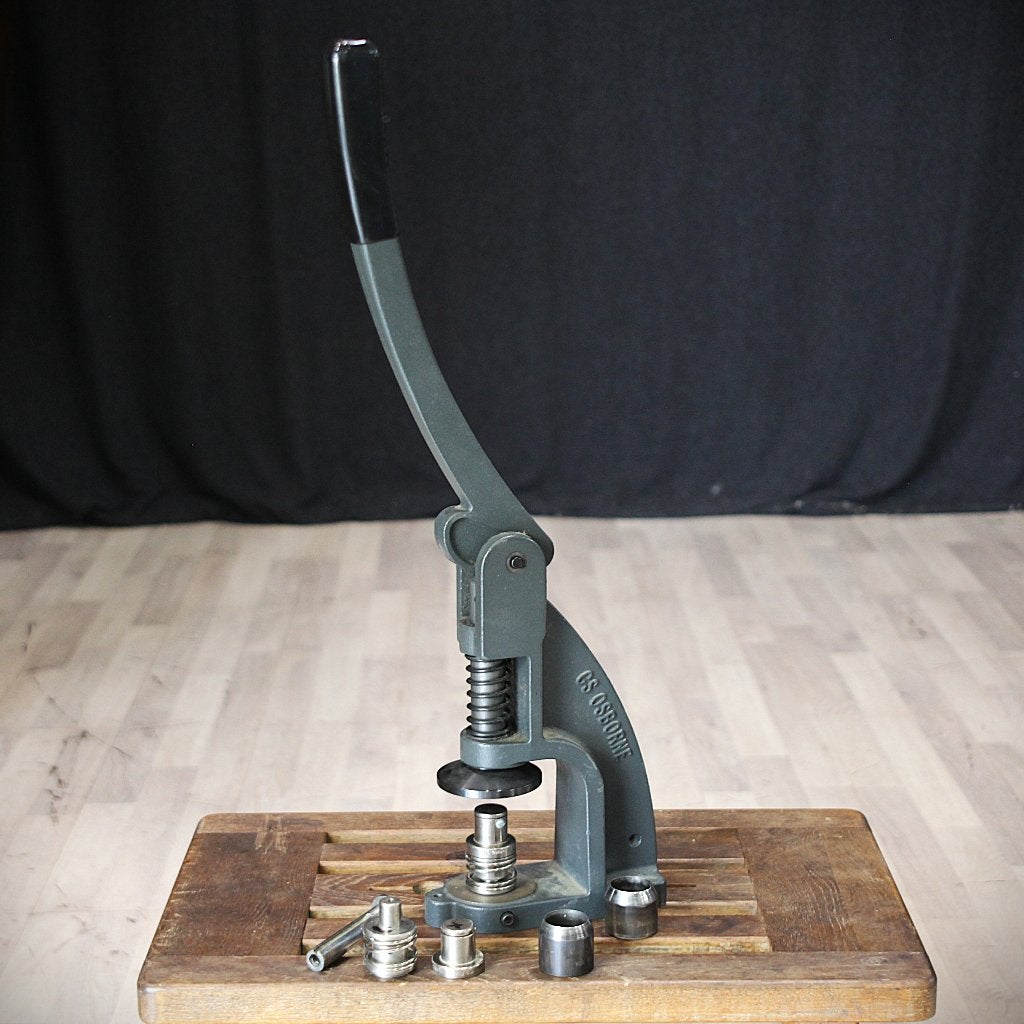 C.S. Osborne W-1 knopenmachine / handpers + 28" matrijzen, Ophalen, Zo goed als nieuw, Overige typen, Overige merken
