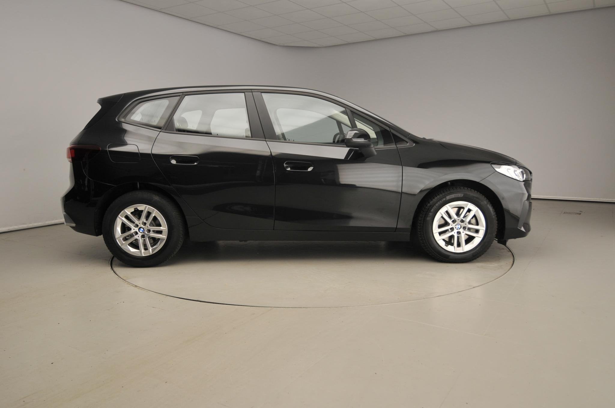 BMW 2 Serie Active Tourer 218i | LED | Navigatie | Clima | P, Auto's, 12 maanden, Gebruikt, Euro 6, Zwart