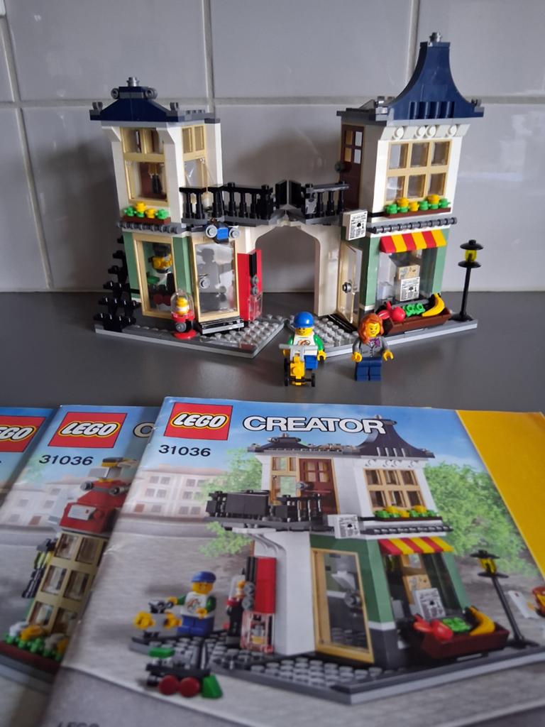 Lego creator 3in1 speelgoedwinkel 31036 compleet met boekjes, Kinderen en Baby's, Speelgoed | Duplo en Lego, Zo goed als nieuw