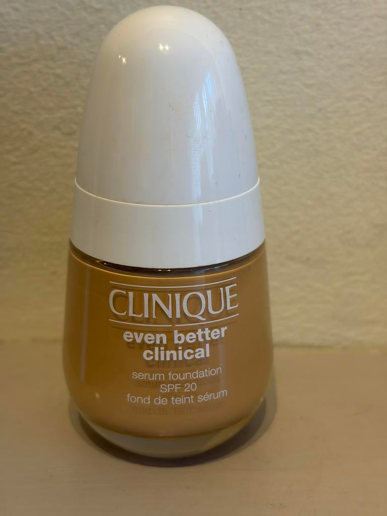 Clinique Even Better Clinical Serum Foundation SPF 20 golden, Overige kleuren, Gehele gezicht, Nieuw, Ophalen of Verzenden