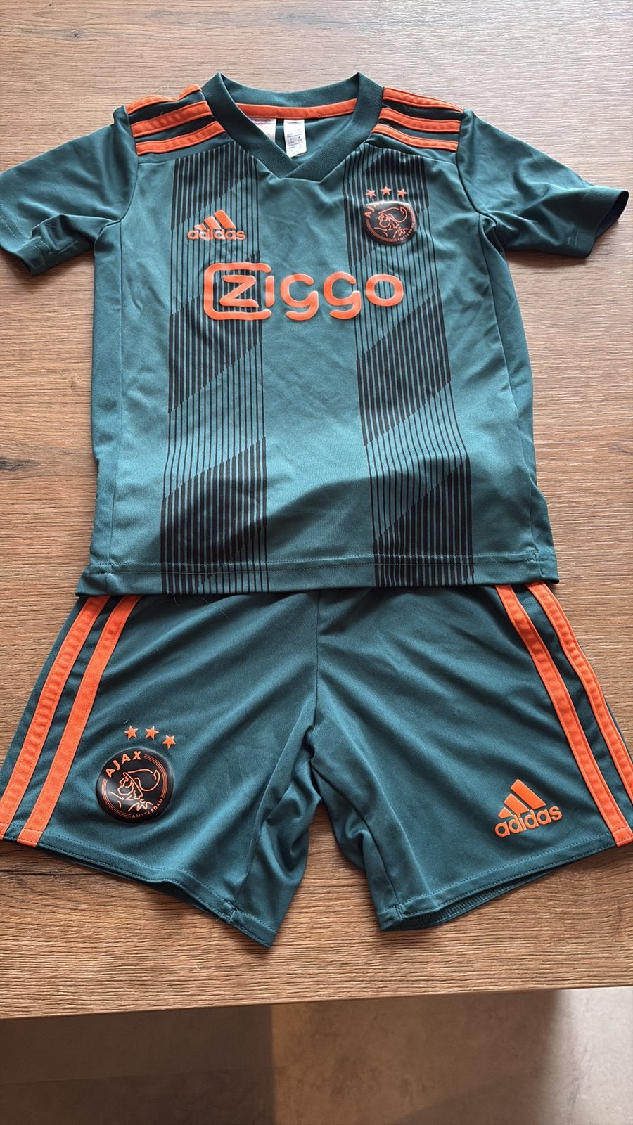 Ajax tenue voor 4-5 jaar, Maat XS of kleiner, Ophalen of Verzenden, Zo goed als nieuw, Set