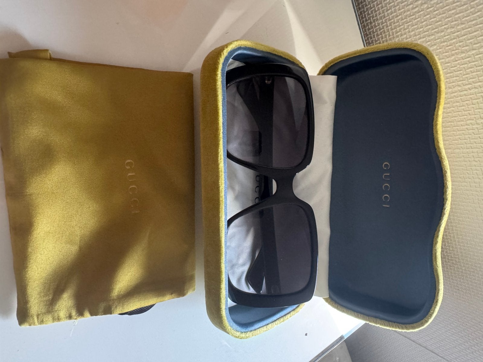 Gucci zonnebril dames, Ophalen of Verzenden, Zo goed als nieuw, Zwart, Overige merken