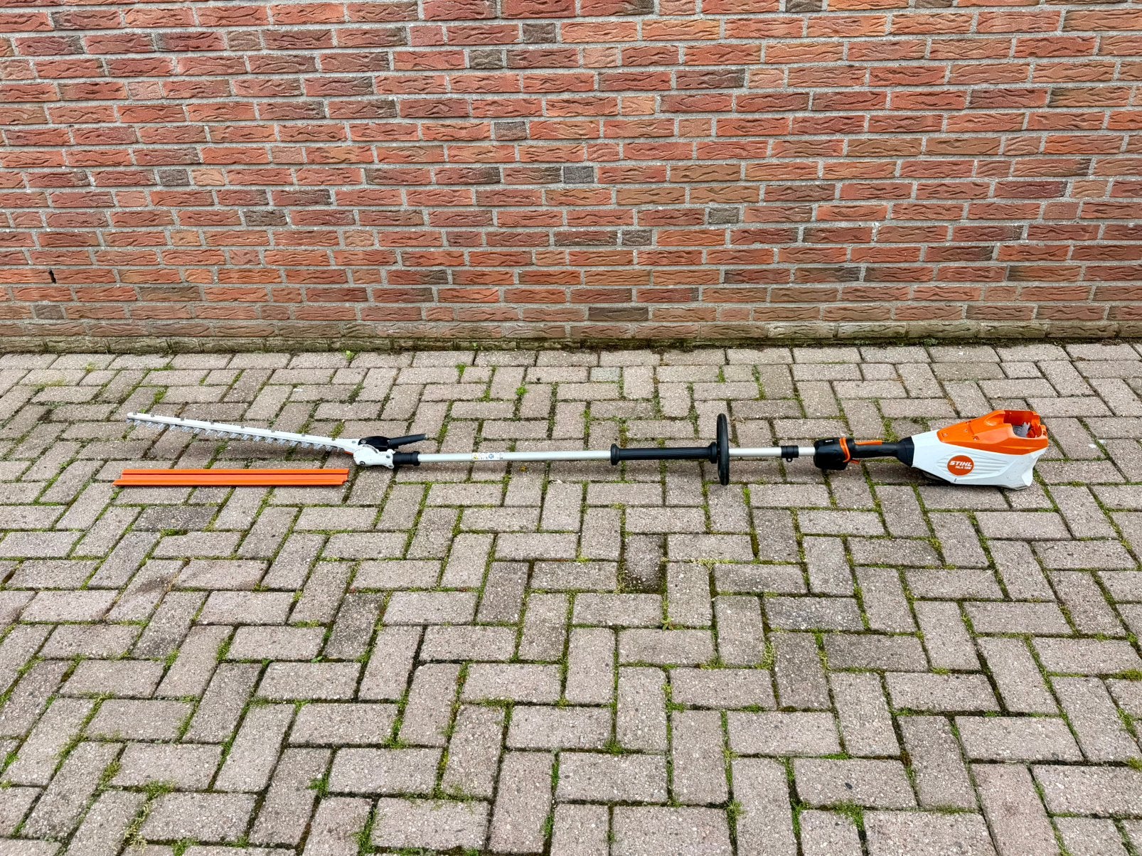 Stihl HLA 135 accu stok heggenschaar op zeel ap accu, Ophalen, Zo goed als nieuw, Accu