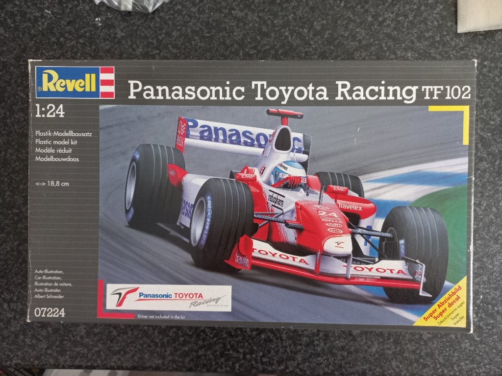 F1 Panasonic Toyota Racing TF102 - 1/24 Revell 07224, Gebruikt, Auto, Revell, Groter dan 1:32