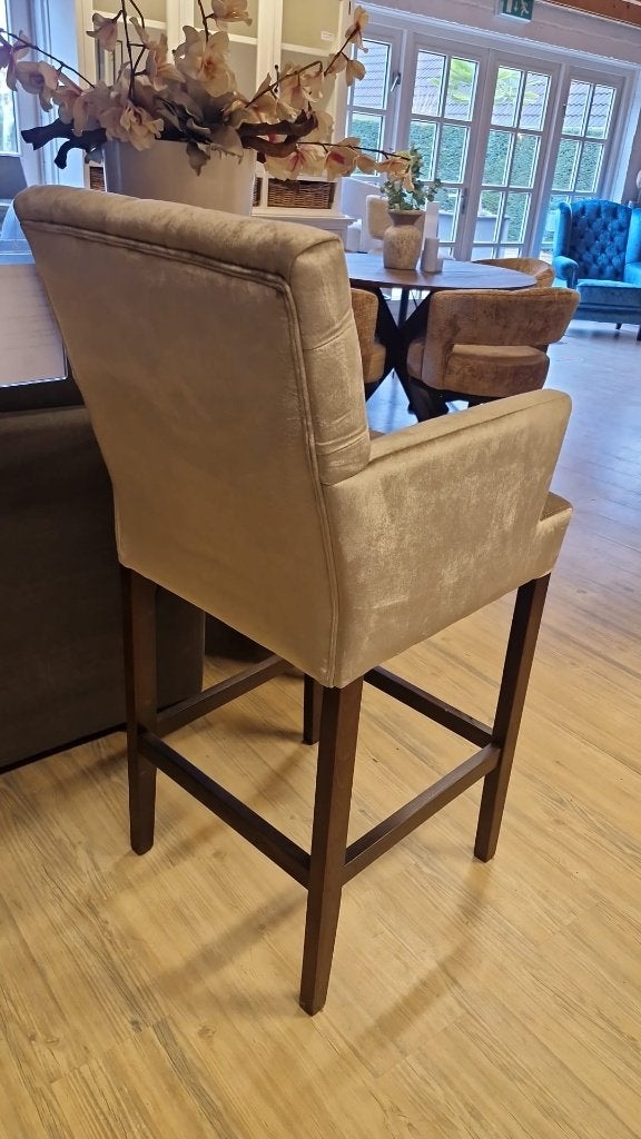 *OPRUIMING* 2 Barstoelen Gerard Arm Champagne €558 NU €479 6, 2 krukken, Ophalen of Verzenden, Nieuw, 60 tot 90 cm