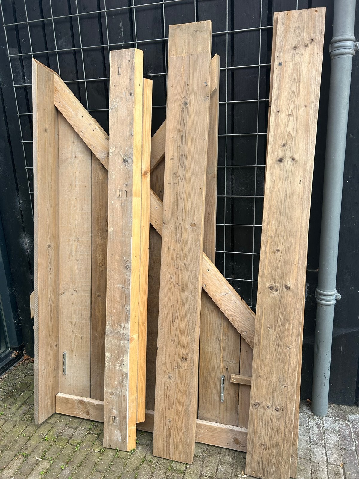 Gratis steigerhout - Ophalen uiterlijk 18 juli, Doe-het-zelf en Verbouw, Hout en Planken, Ophalen, Gebruikt, 25 tot 50 mm, 200 tot 250 cm