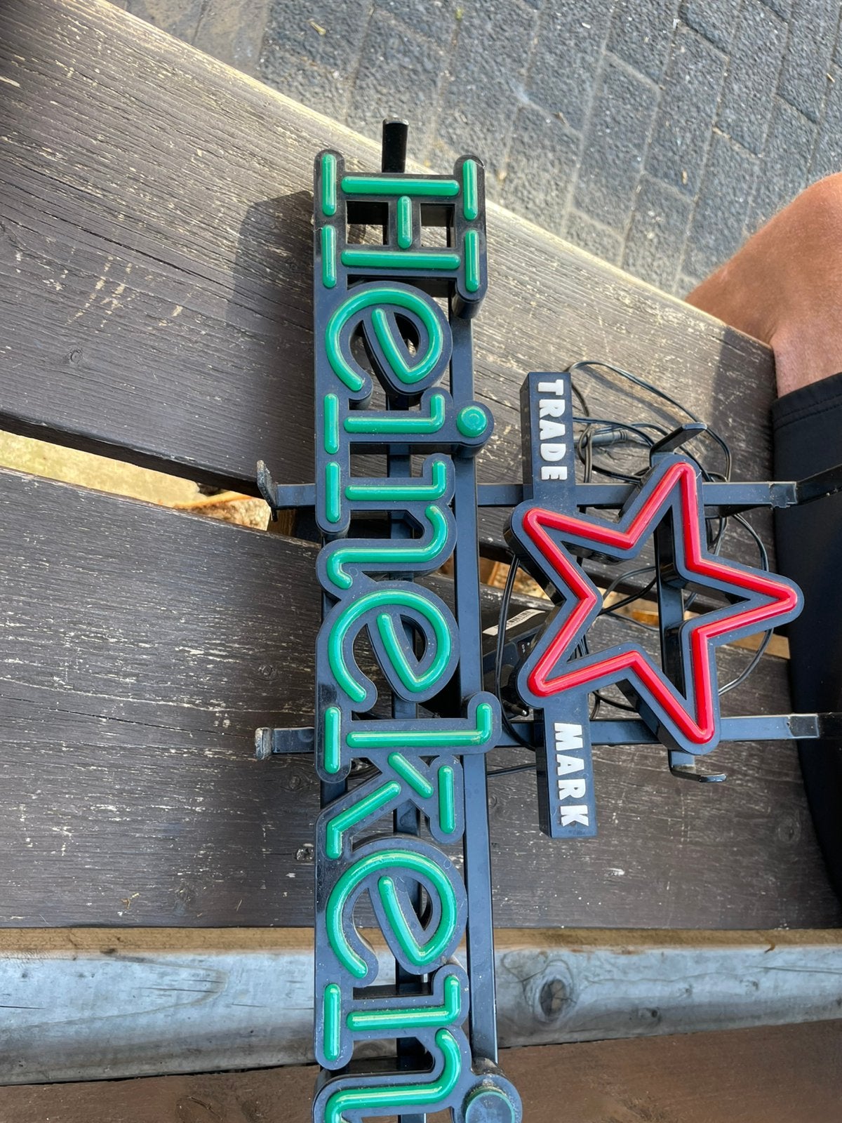 Neolamp Heineken is goed, Ophalen, Zo goed als nieuw